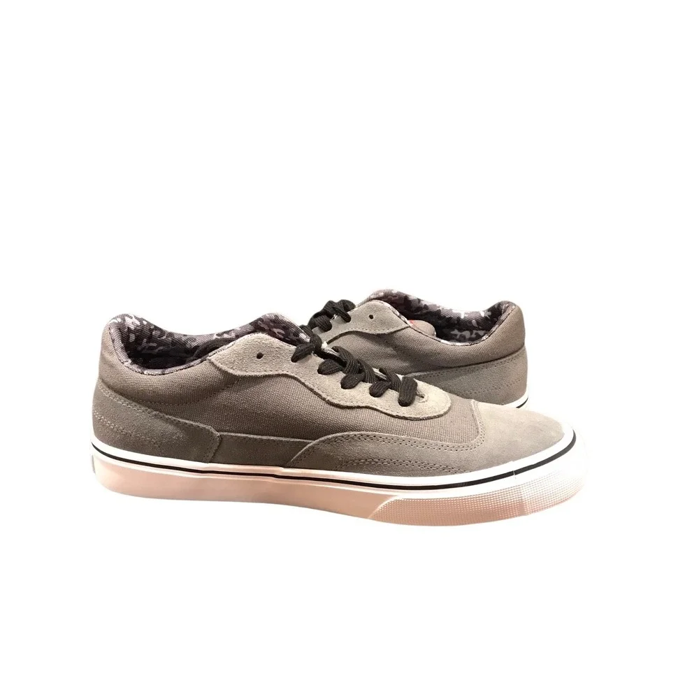 NIB Airwalk Kickflip CW06510M Mens Gray Suede Skate Inspired Sneakers Shoes 10.5